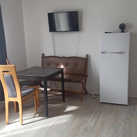 Helle Ferienwohnung An Der Rheinpromenade 50 Qm Duisburg Luaran gambar