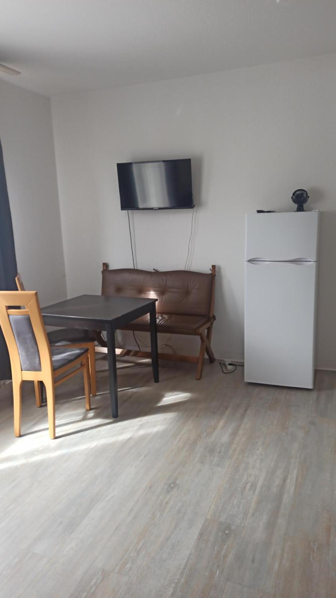 Helle Ferienwohnung An Der Rheinpromenade 50 Qm Duisburg Luaran gambar