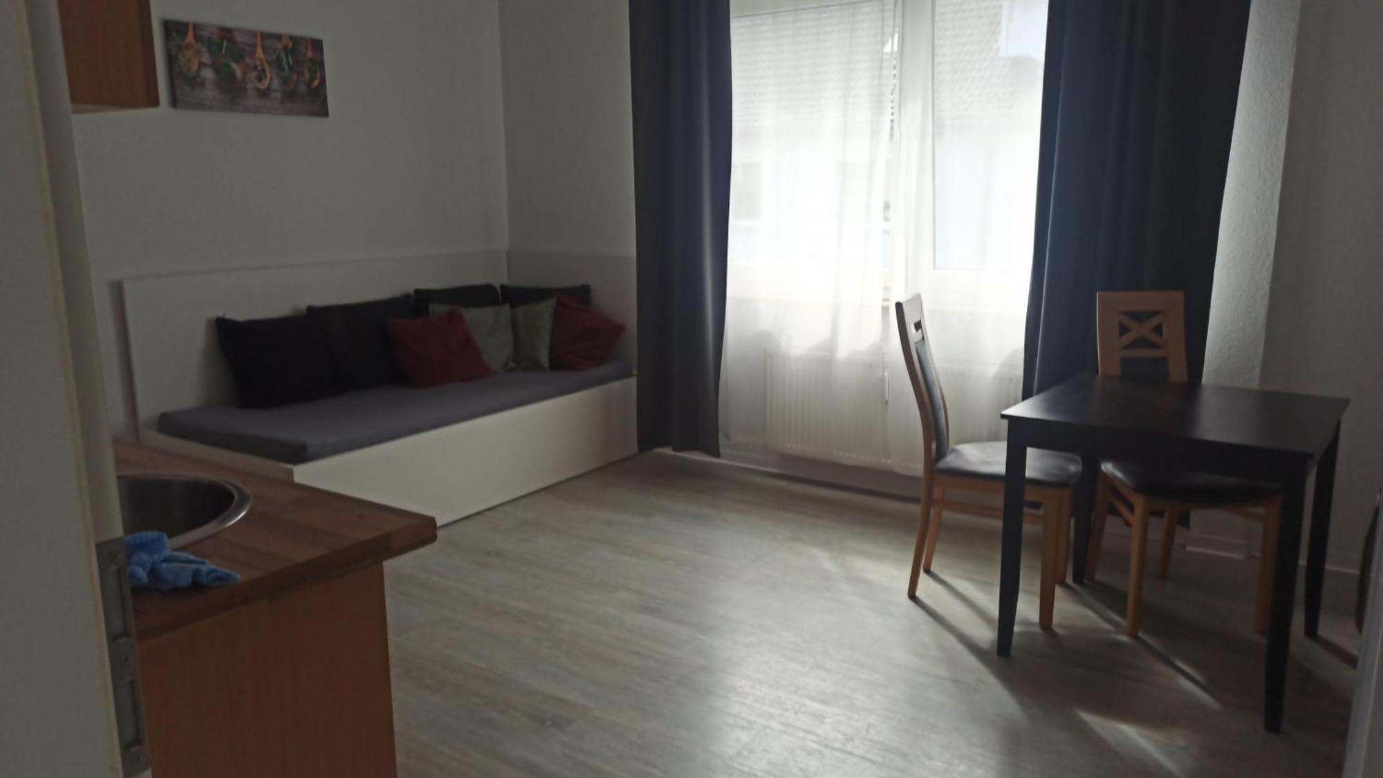 Helle Ferienwohnung An Der Rheinpromenade 50 Qm Duisburg Luaran gambar