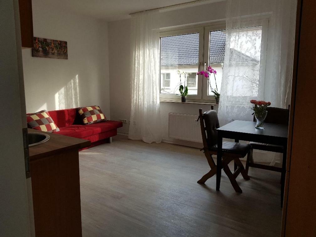 Helle Ferienwohnung An Der Rheinpromenade 50 Qm Duisburg Luaran gambar