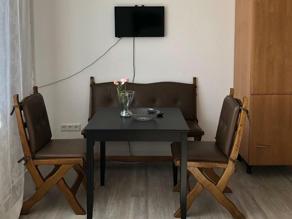 Helle Ferienwohnung An Der Rheinpromenade 50 Qm Duisburg Luaran gambar